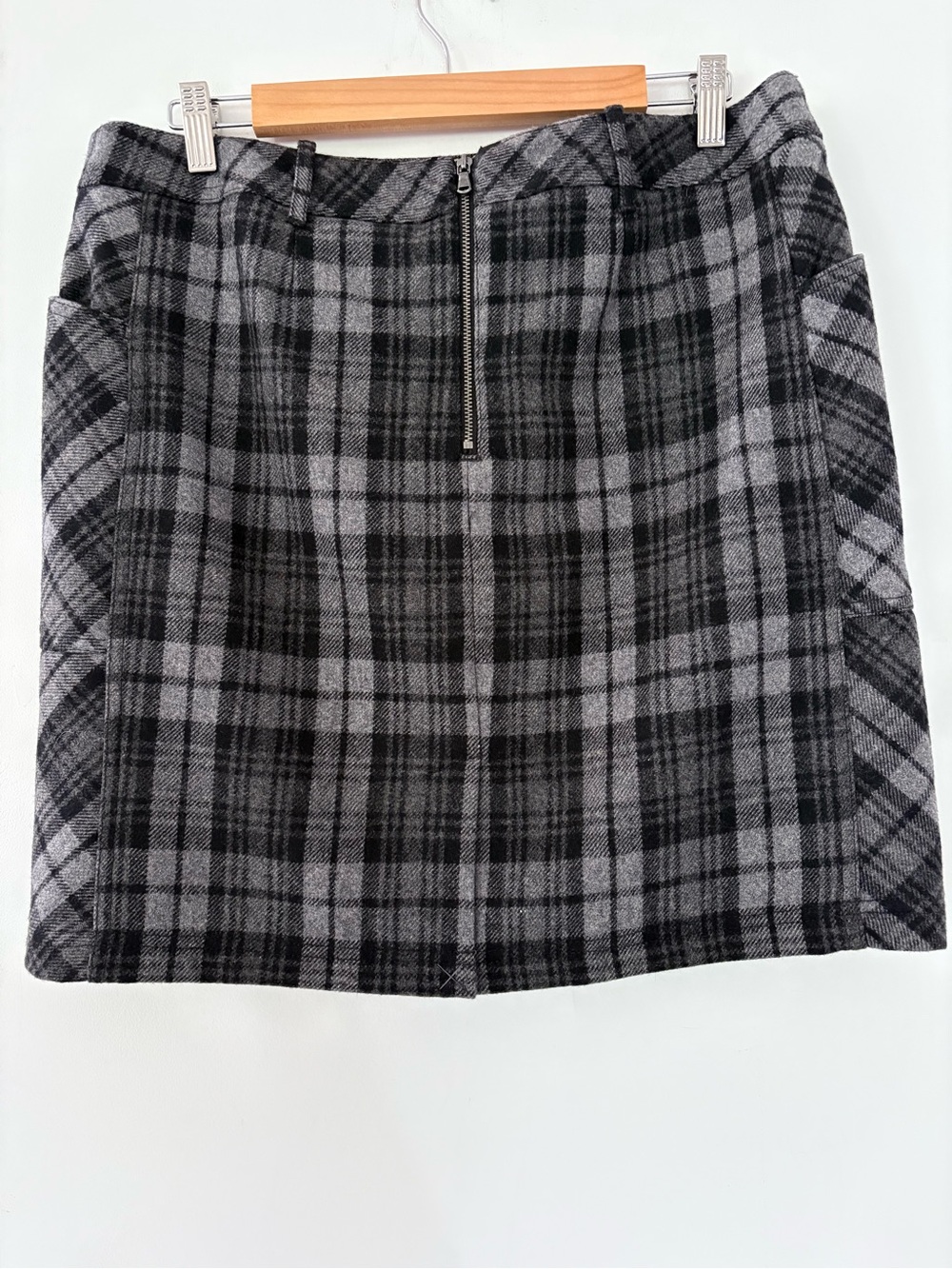 EDDIE BAUER 12 Wool Blend Gray Black Short Skirt Plaid Academia Preppy NWOT - Picture 7 of 12